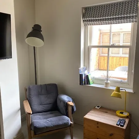 Grooms By Castle Near York * Sheriff Hutton