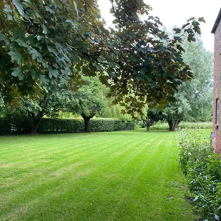 בית נופש Grooms By Castle Near York