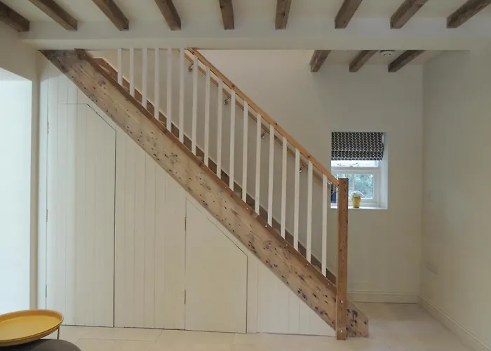 Grooms By Castle Near York * Sheriff Hutton