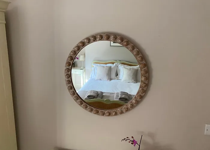 Grooms By Castle Near York * Sheriff Hutton