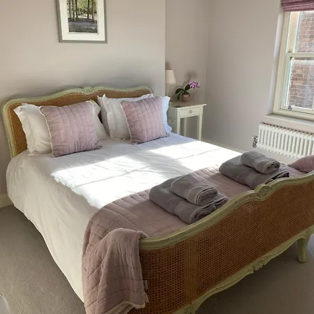 Grooms By Castle Near York Holiday home Sheriff Hutton